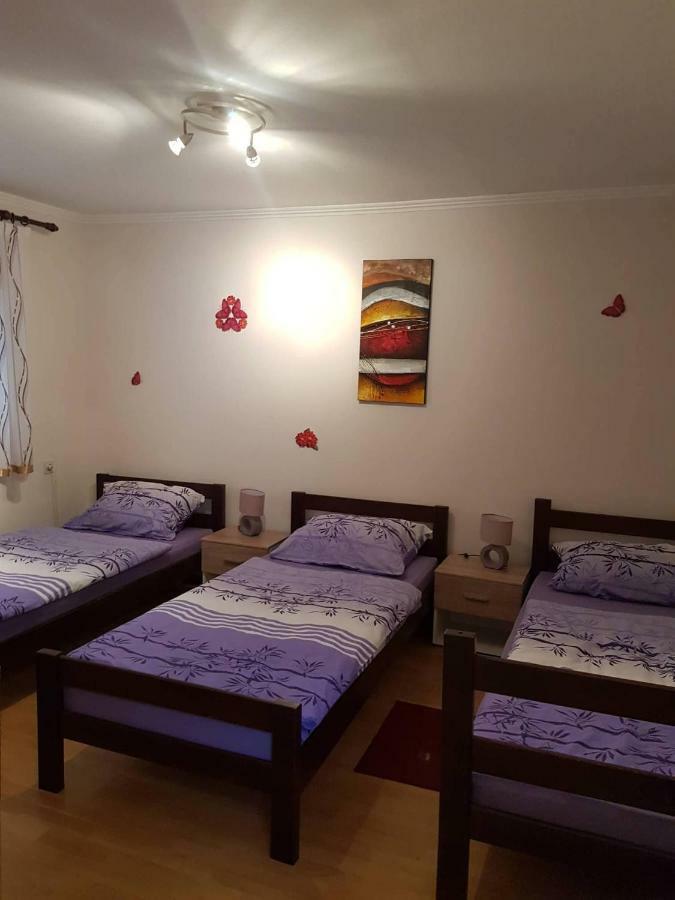 Apartman Anna Ogulin Exterior photo