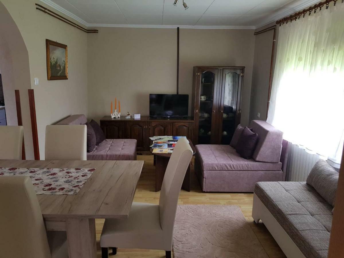 Apartman Anna Ogulin Exterior photo