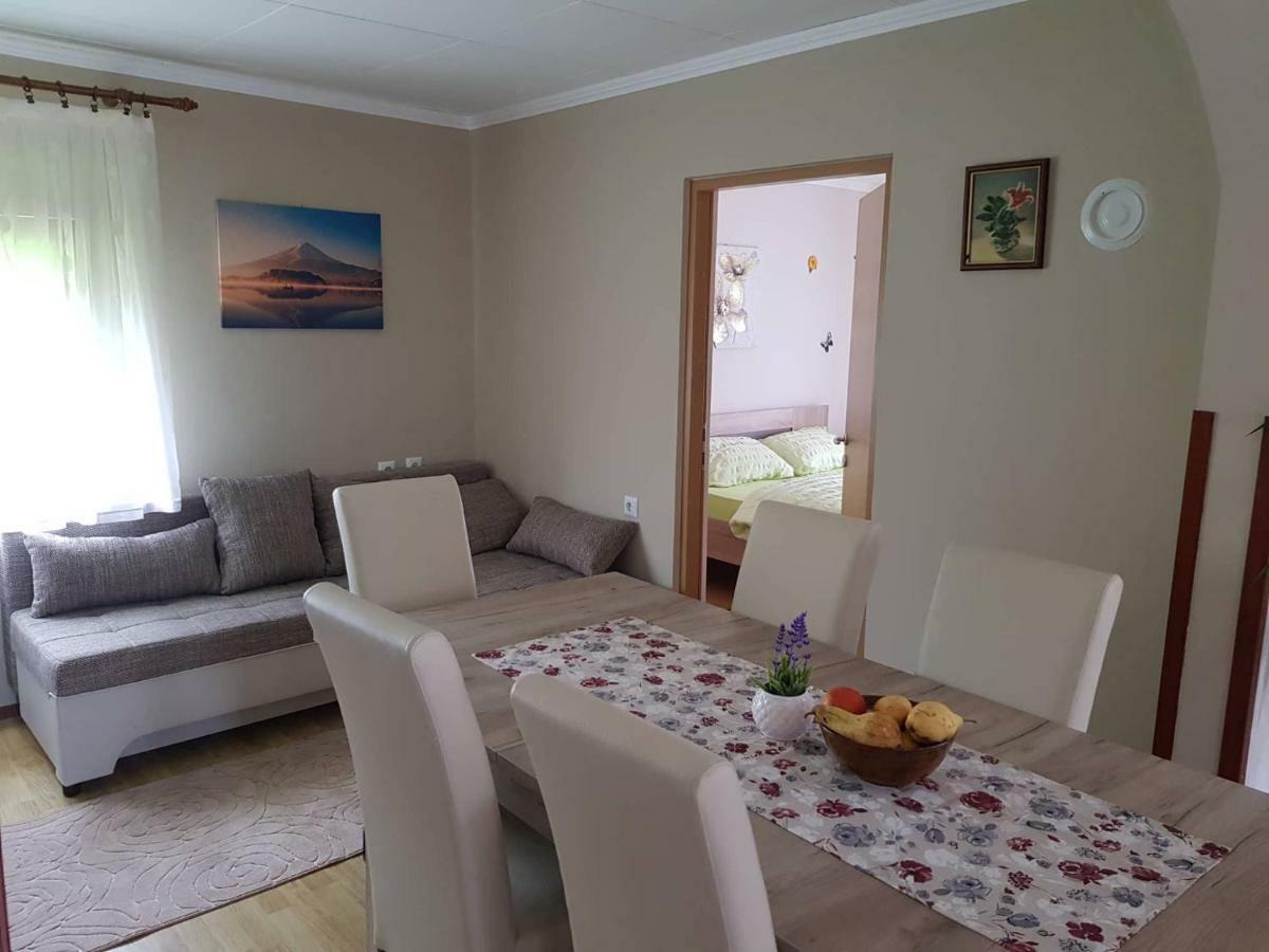 Apartman Anna Ogulin Exterior photo